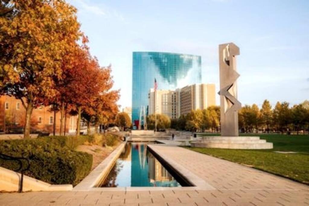 Free Parking! Downtown King Suite Lucas Oil- Conv Center Skywalk#1 Indianapolis Ngoại thất bức ảnh