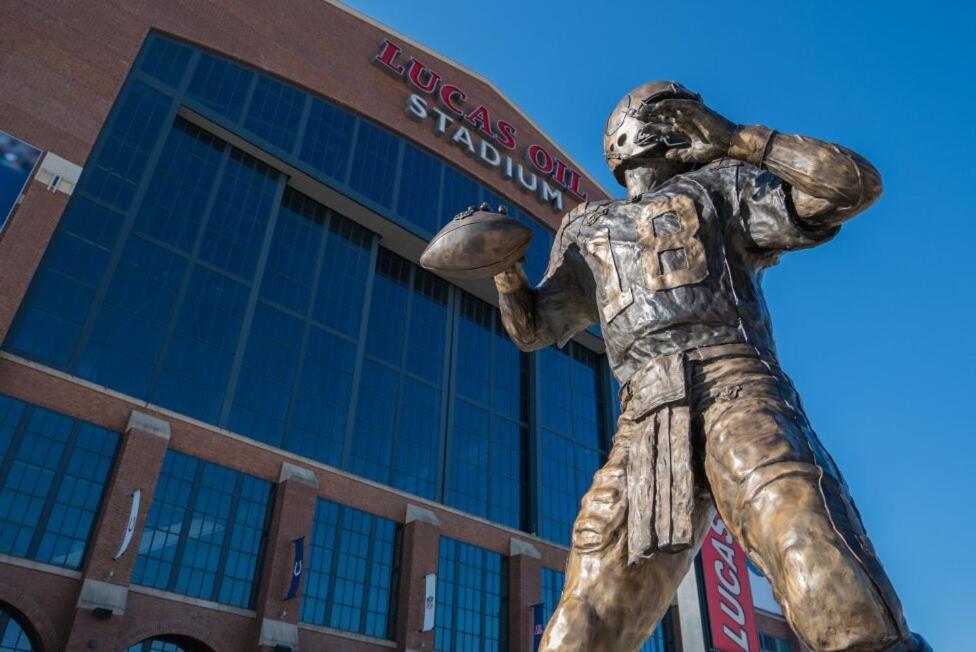 Free Parking! Downtown King Suite Lucas Oil- Conv Center Skywalk#1 Indianapolis Ngoại thất bức ảnh