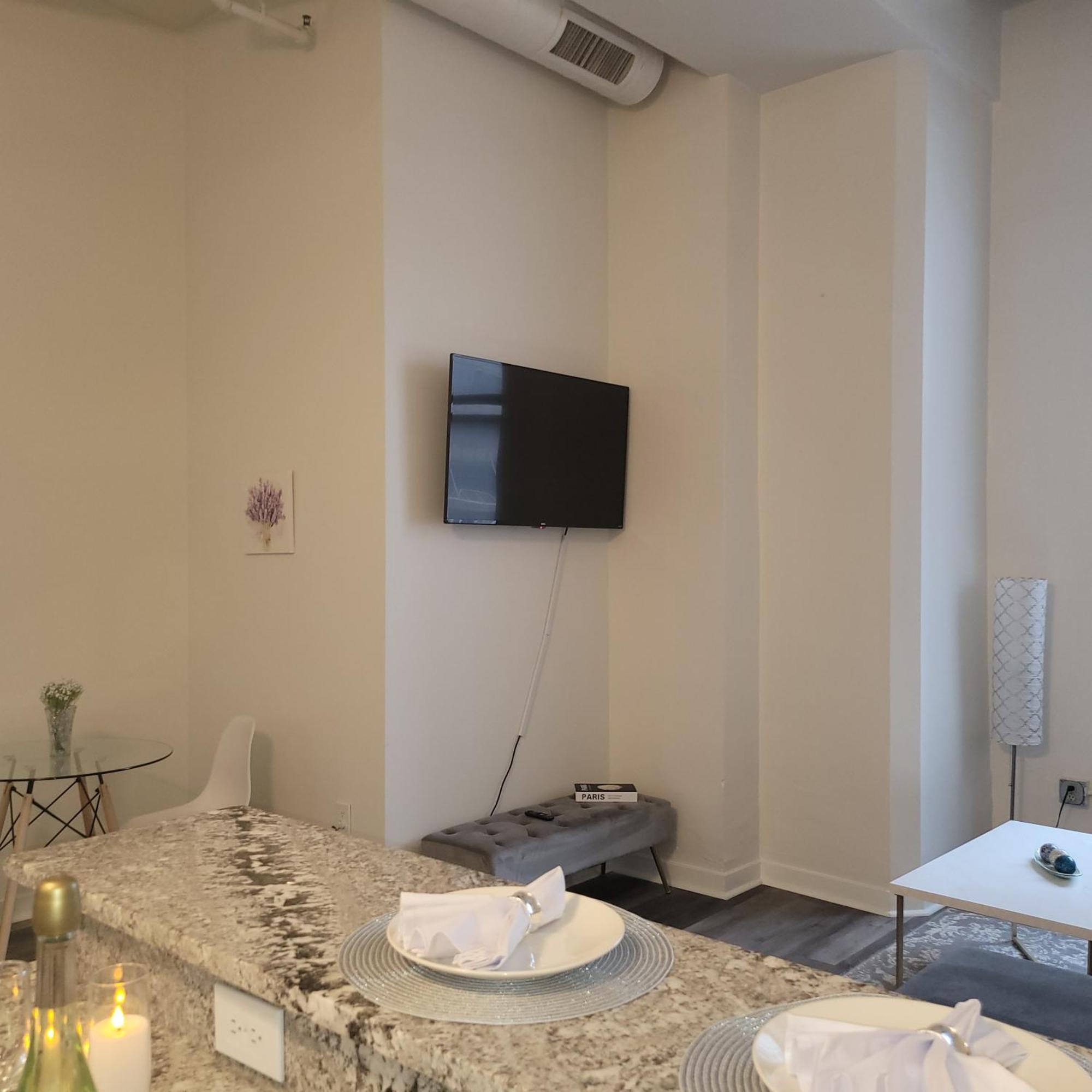 Free Parking! Downtown King Suite Lucas Oil- Conv Center Skywalk#1 Indianapolis Ngoại thất bức ảnh
