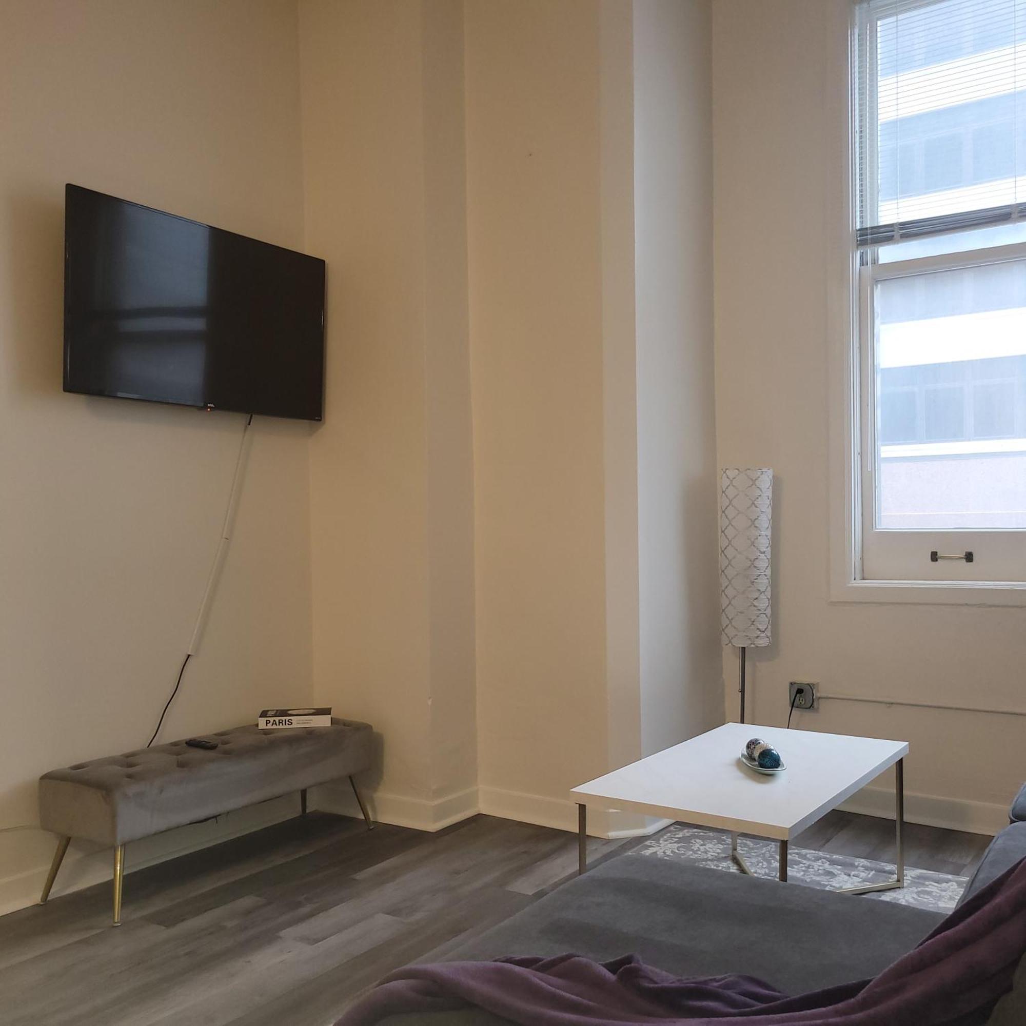 Free Parking! Downtown King Suite Lucas Oil- Conv Center Skywalk#1 Indianapolis Ngoại thất bức ảnh